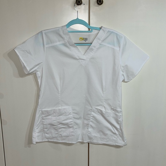 NWOT Women’s size medium WonderWink scrub top - Picture 1 of 7